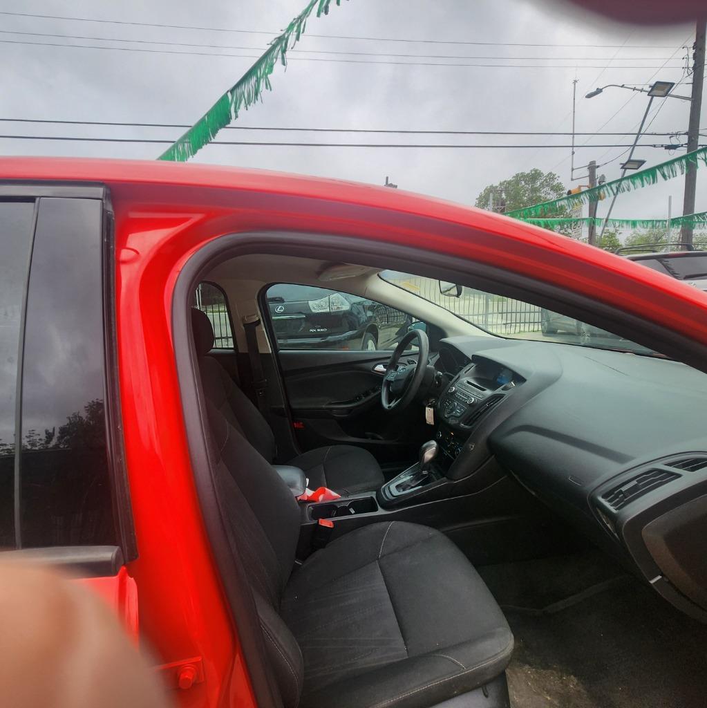 2017 Ford Focus SE - Photo 7