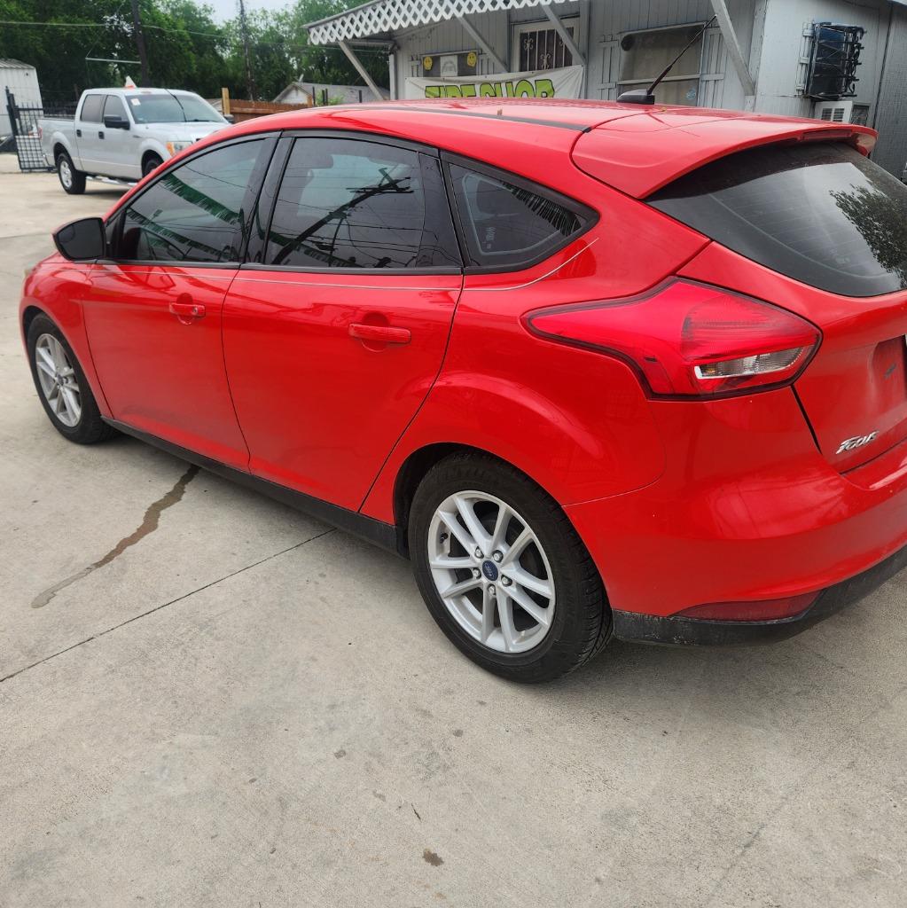 2017 Ford Focus SE - Photo 6