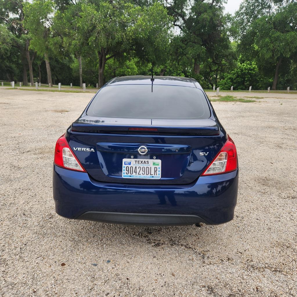 2018 Nissan Versa Sedan SV - Photo 7